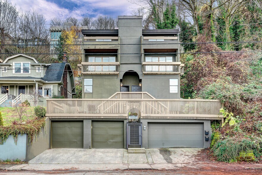 Front view. House is on the left of a duplex. - 1604 Lakeview Blvd E