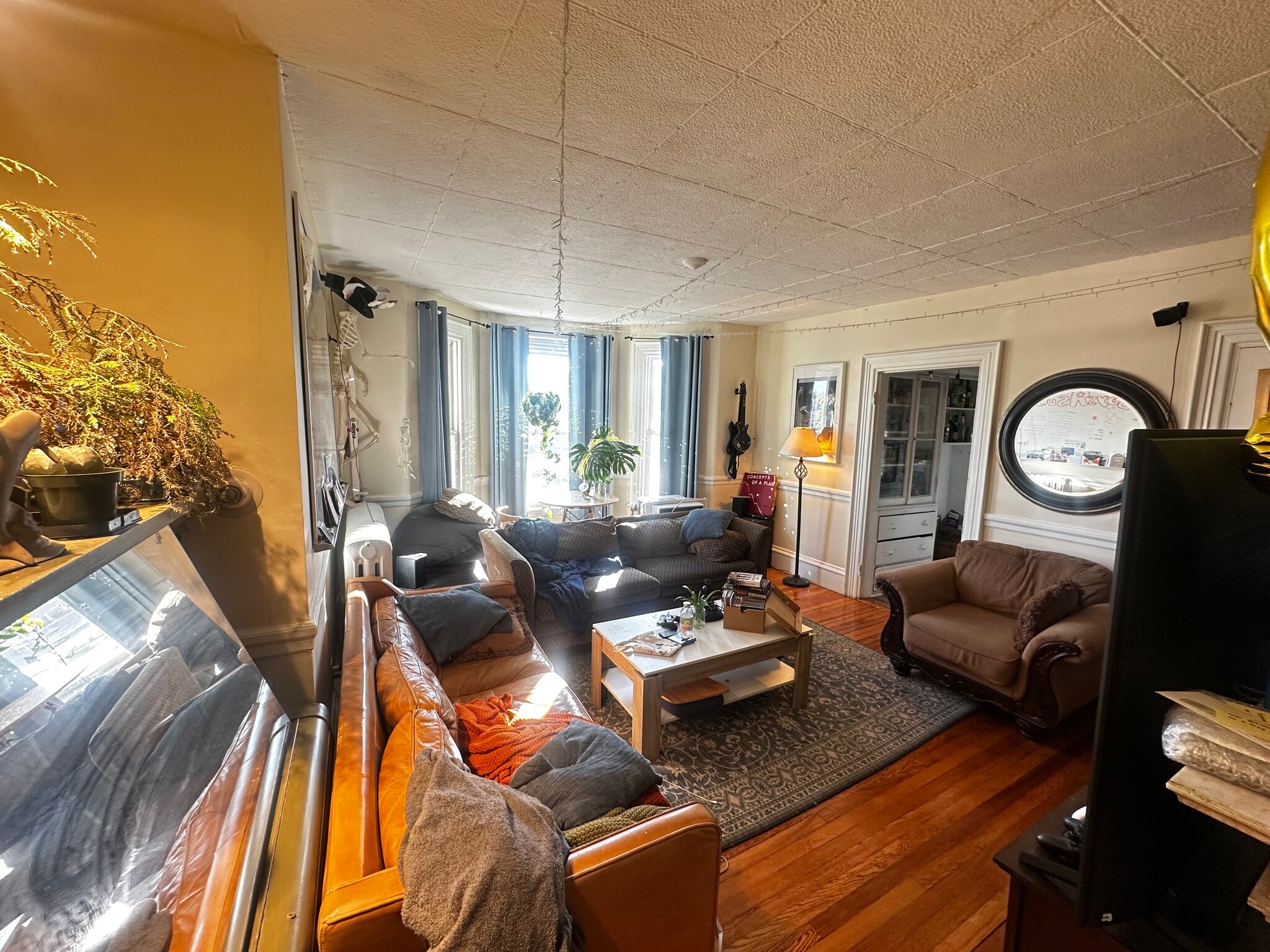 Building Photo - 5 Day St