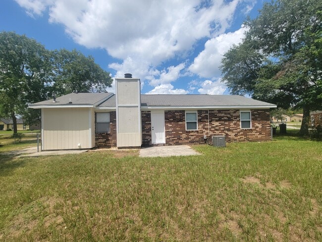 Building Photo - 2640 Teakwood Dr