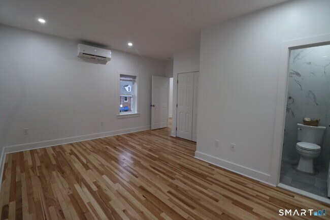 Building Photo - 55 Channing St