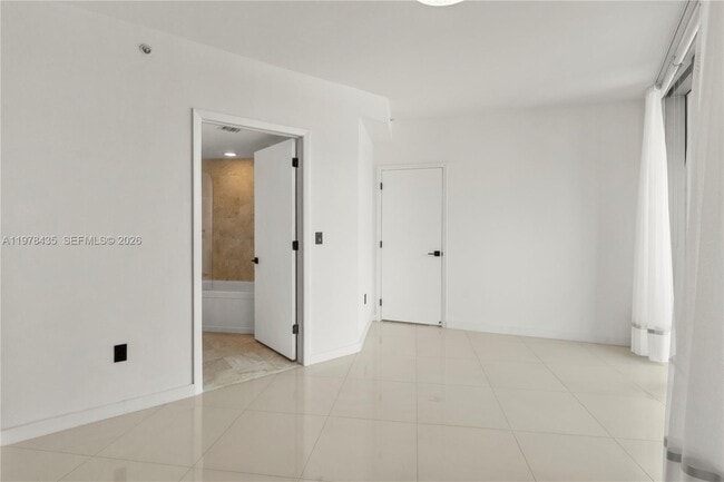 Building Photo - 350 S Miami Ave