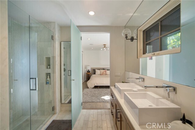 Building Photo - 998 Emerald Bay