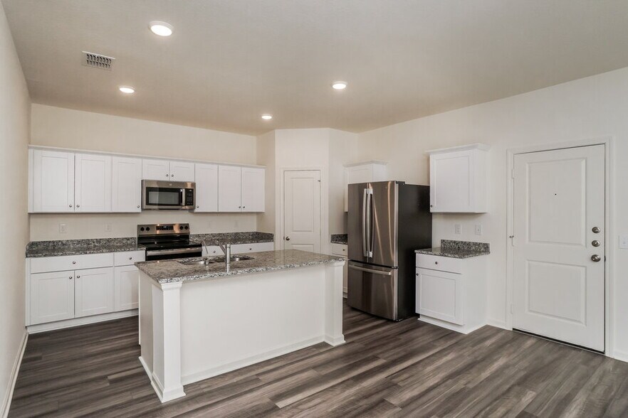 Building Photo - 5607 Finch Cyn