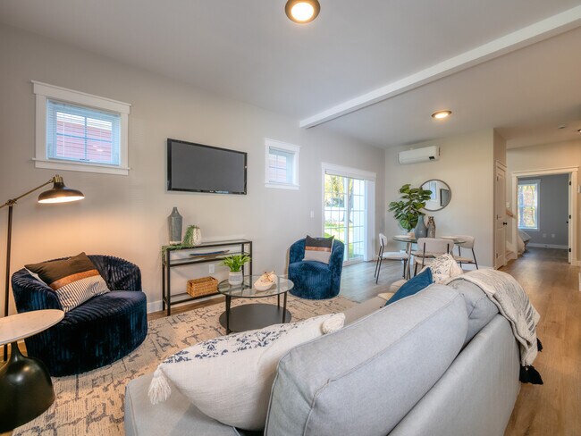 Building Photo - 23 Jones Xing