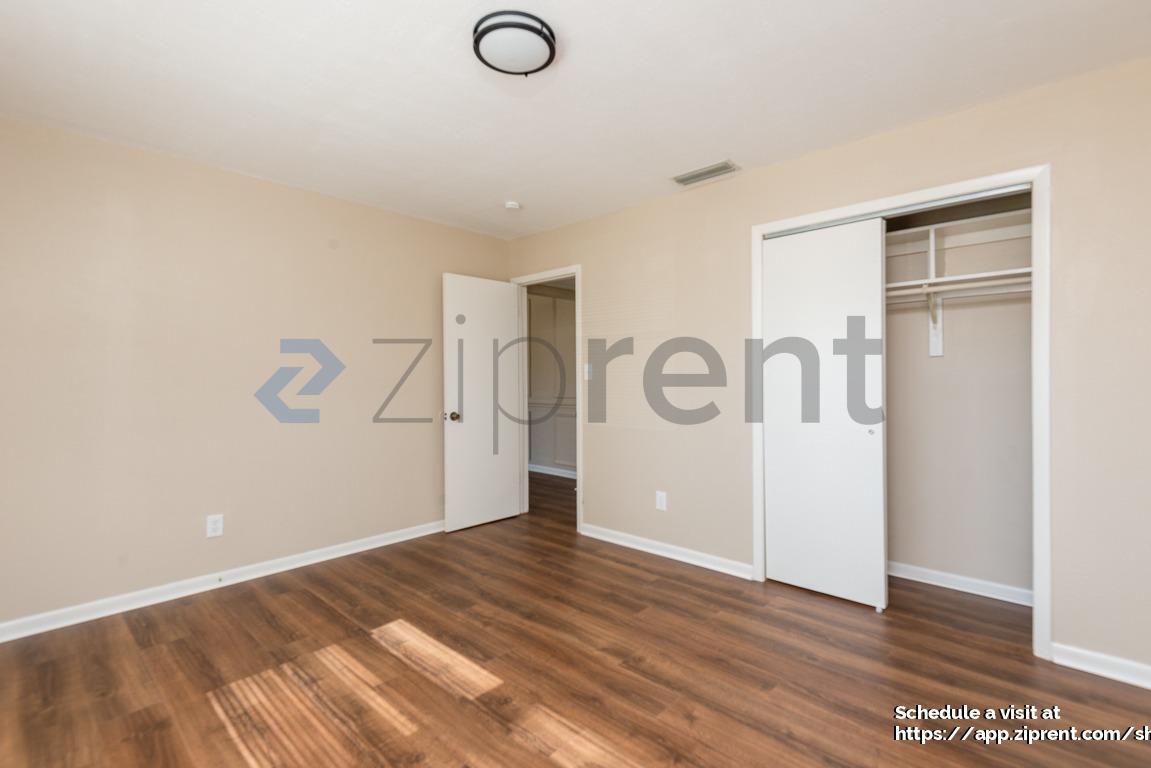 Building Photo - 3601 30th Ave S