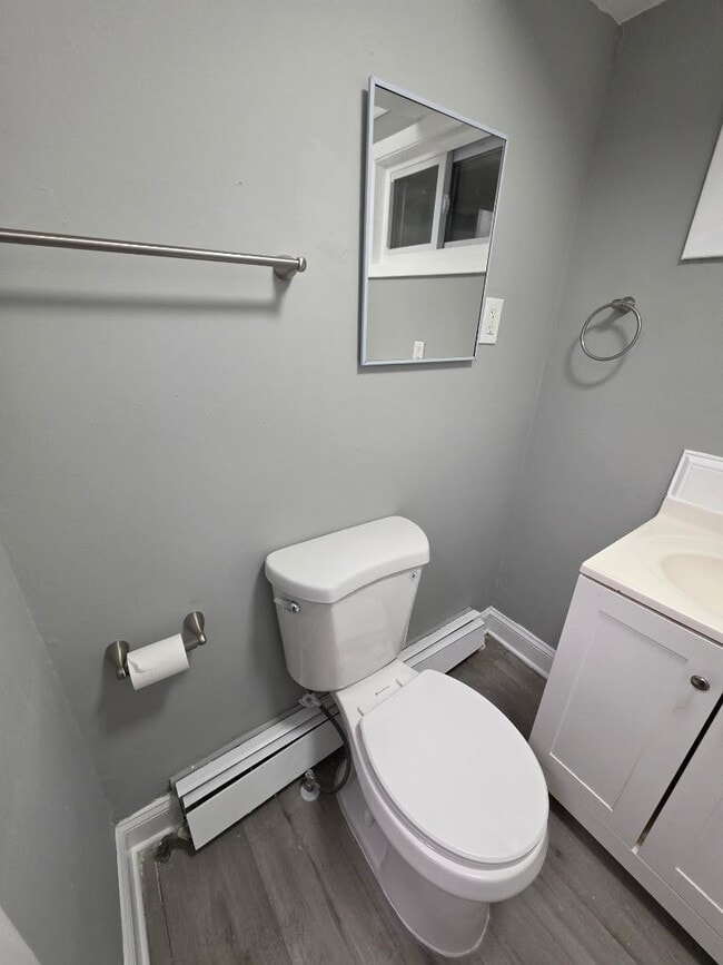 Building Photo - 204 Elizabeth Ave