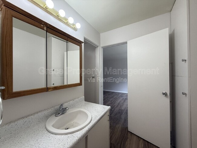 Building Photo - 855 Pennsylvania St