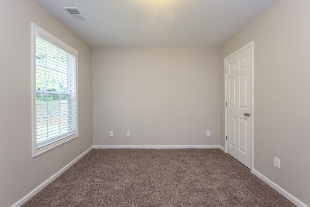 Building Photo - 170 Ripple Creek Dr SW