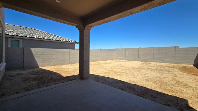 Building Photo - Brand new home!  Convenient to the 303 freeway!