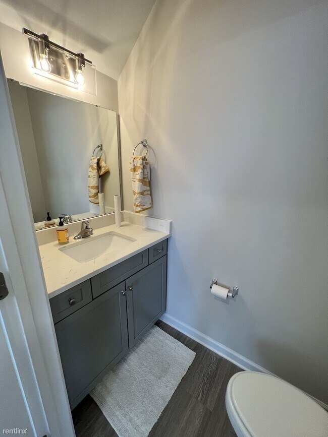 Building Photo - 2 br, 2.5 bath House - 3704 S Mebane St