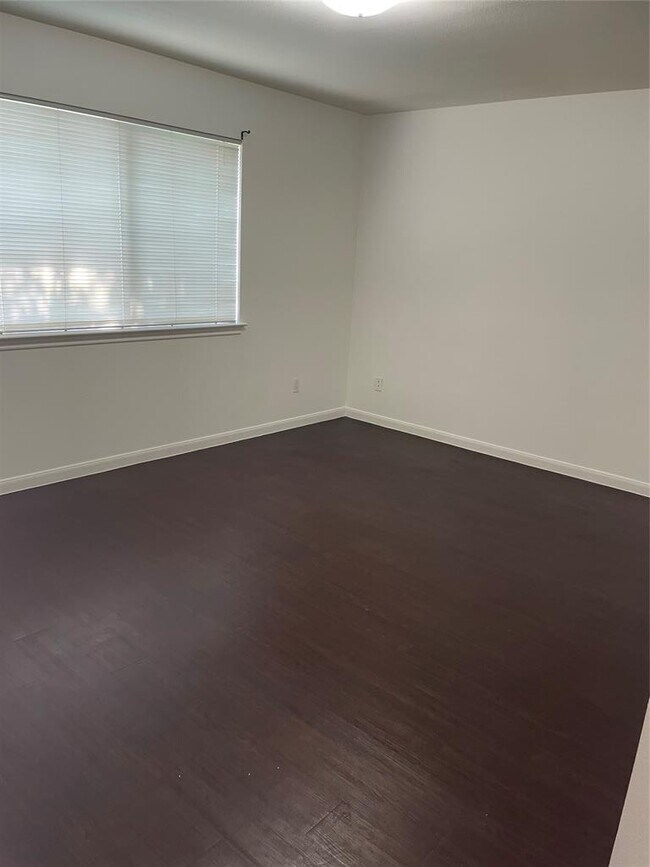 Building Photo - 105 Axis Deer Trail