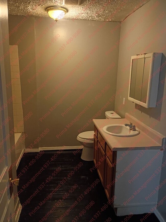 Building Photo - Cozy 3 Bed, 1.5 Bath, Convenient to I-70 and WPAFB