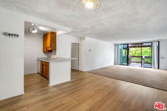 Building Photo - 7742 Redlands St