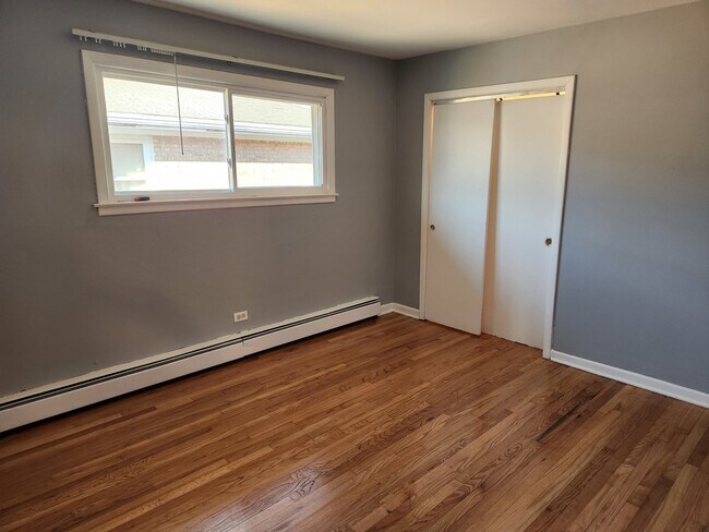 Building Photo - 1018 S 11th Ave