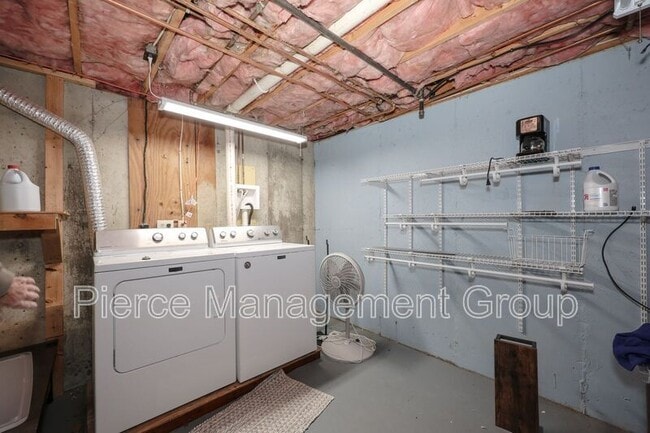 Building Photo - 9 Savage Ct