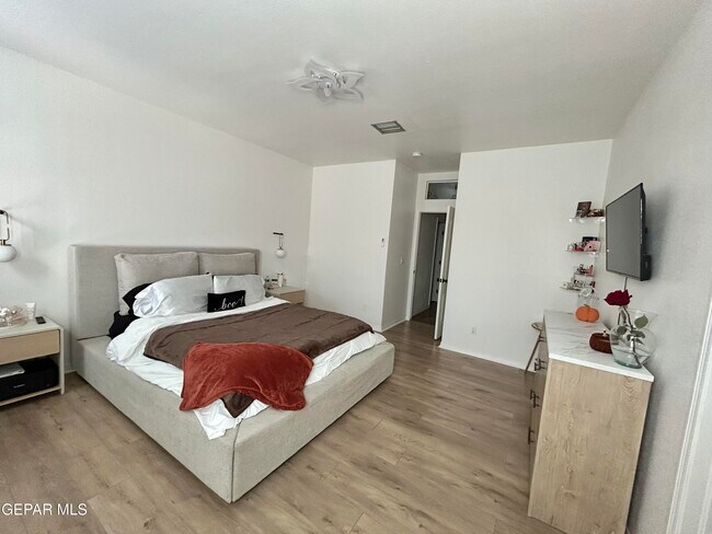 Building Photo - 3108 Rustic River Pl