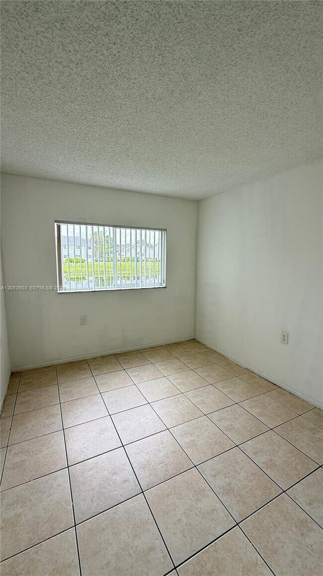 Building Photo - 1163 Lake Terry Dr