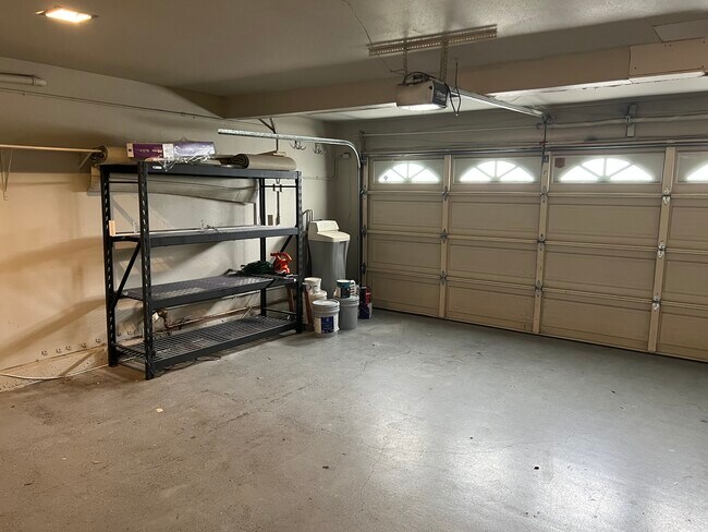 garage - 10709 Portobelo Dr