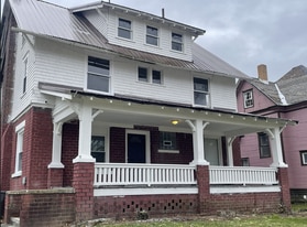 Building Photo - 399 W Warren Ave