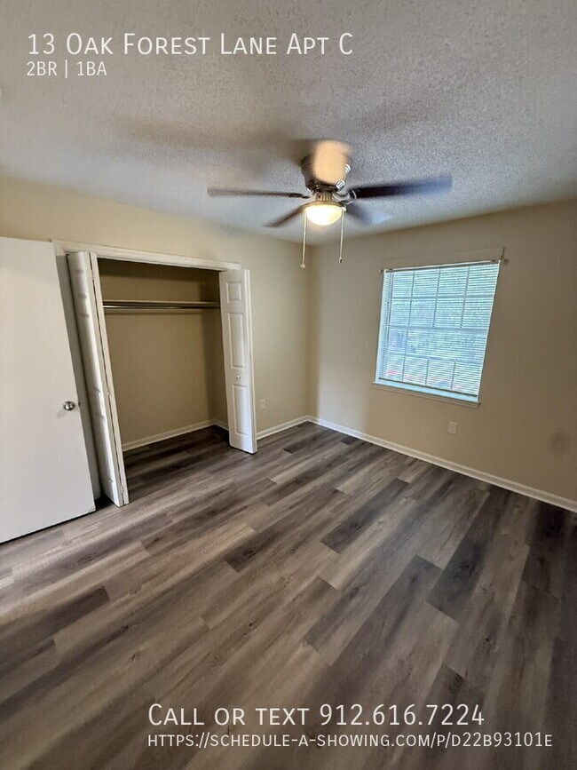 Building Photo - 13 Oak Forest Ln
