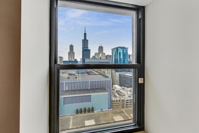 Building Photo - 310 S Michigan Ave