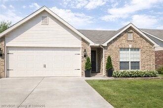 Building Photo - 6414 Huntington Ct