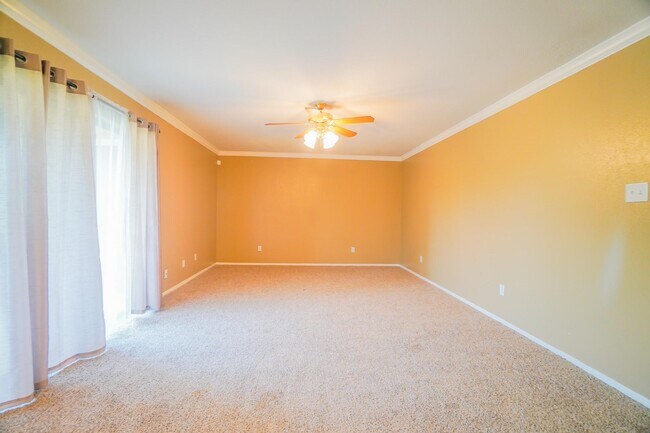 Building Photo - 5005 Georgi Ln