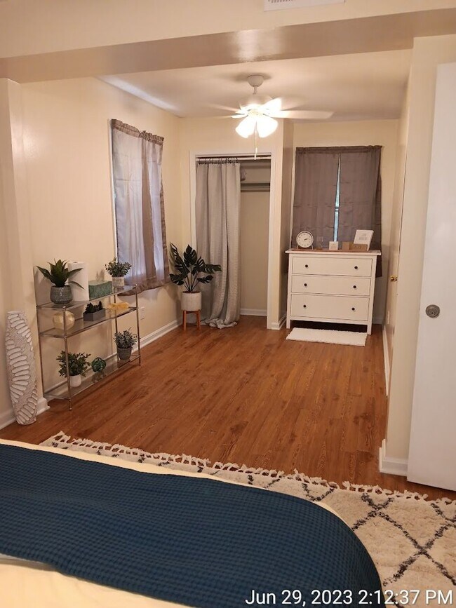 Building Photo - Fully Furnished 1 bedroom / Garden Apartment / Utilities included Travel Nurse Special