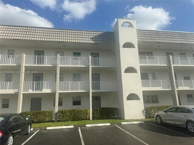 Building Photo - 8135 Sunrise Lakes Blvd