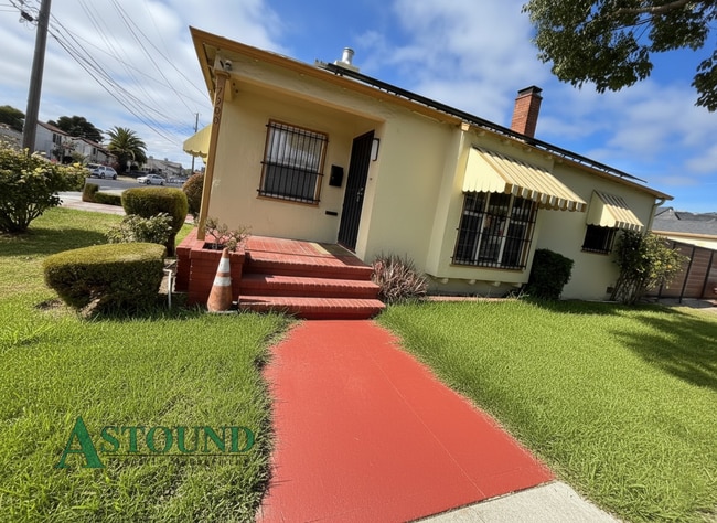 Primary Photo - 7500 Deerwood Ave