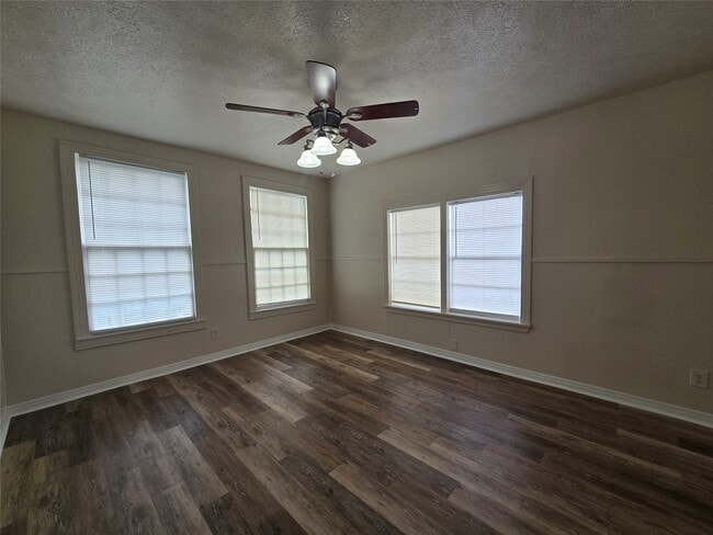 Building Photo - 5712 Maco St