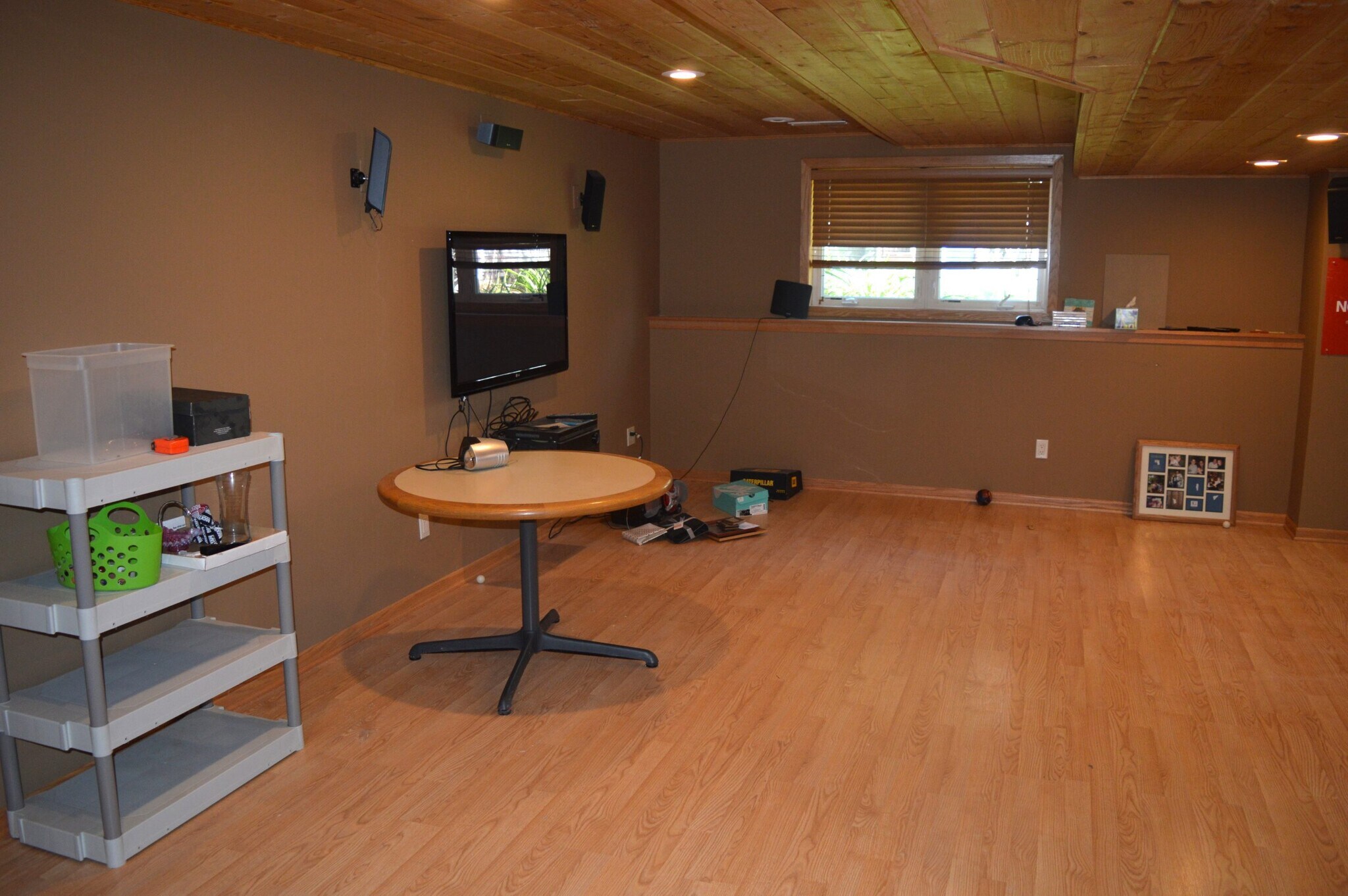 Building Photo - 715 Ariel Ln