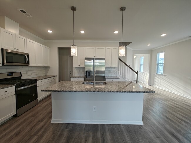 Building Photo - 756 Creekway Dr