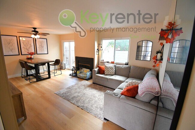 Primary Photo - End-Unit Newly Remodeled Townhome in Clair...