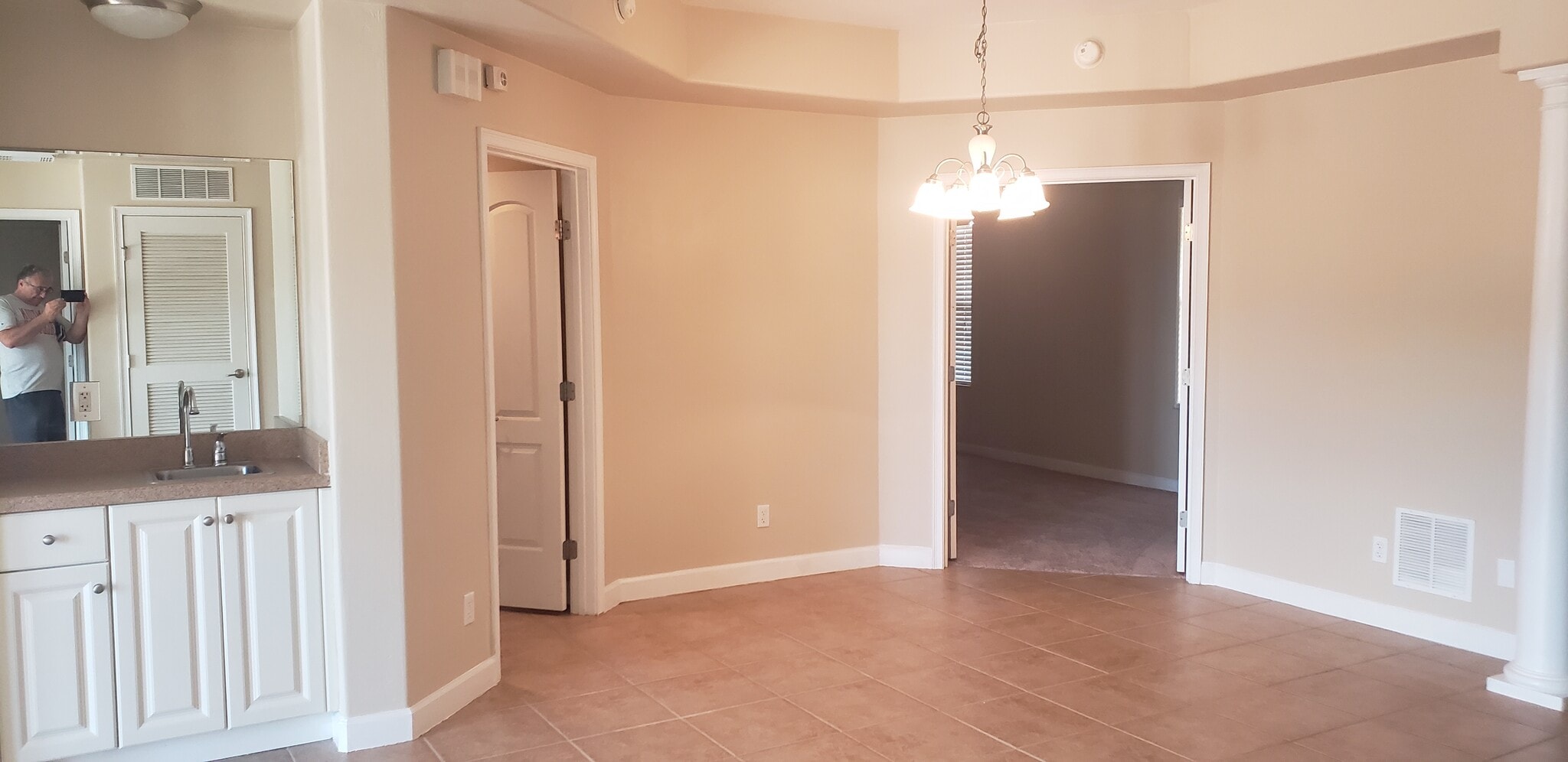 Building Photo - 424 Luna Bella Ln