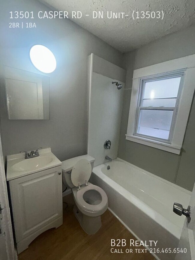 Building Photo - Spacious Two-Bedroom Unit in a Charming Mu...