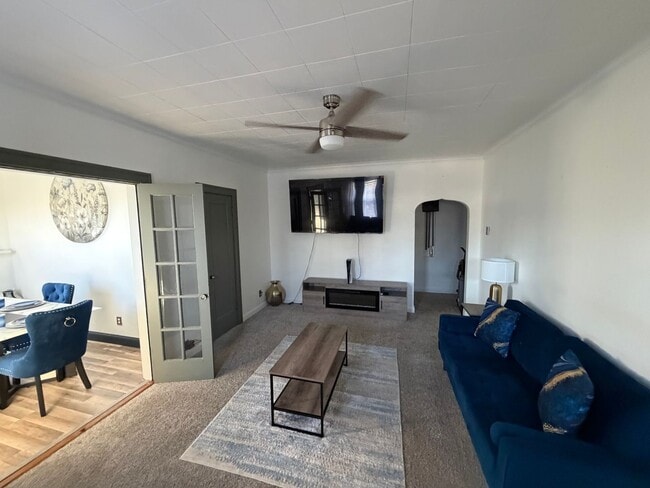 Building Photo - 1707 N Charles St