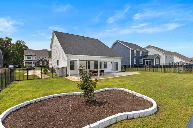 Building Photo - Cypress Creek