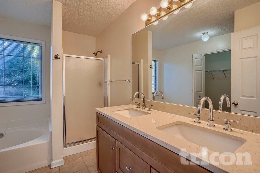 Building Photo - 4006 Cinnamon Fern Ln