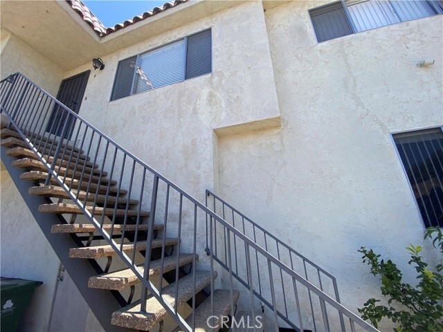 Building Photo - 551 W 40th St