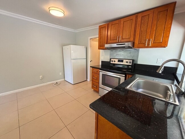Building Photo - 98-163 Kaulike Dr.