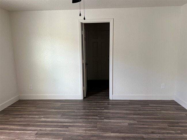 Building Photo - 201 Eastwood St