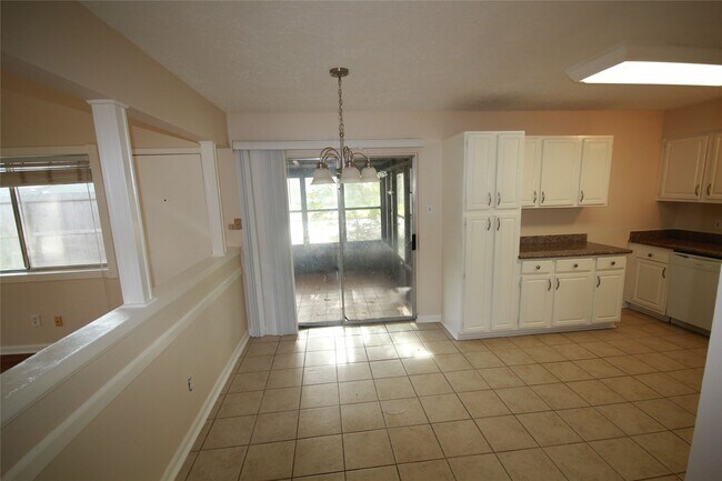 Building Photo - 5302 Town Park Blvd