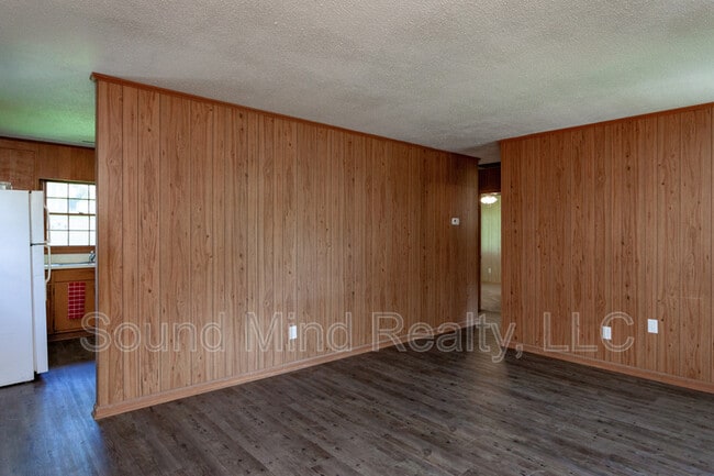 Building Photo - 203 S Alston St