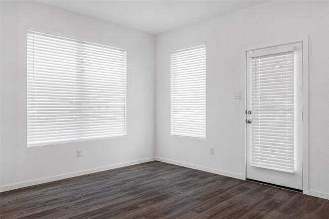 Building Photo - 5307 Sleepy Fox Ln