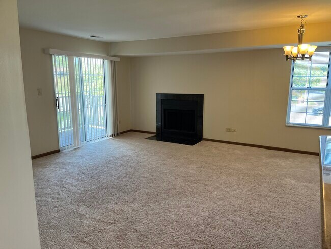 Building Photo - 1744 Eastwood Ct
