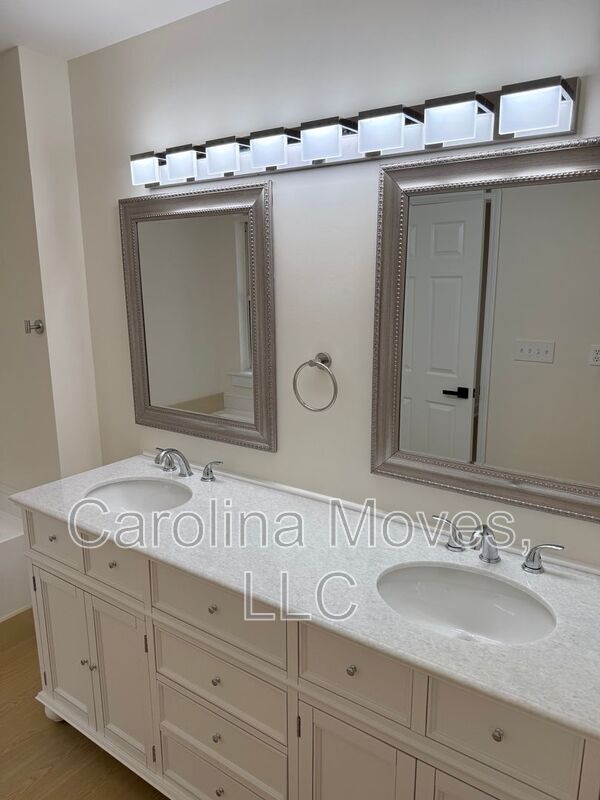 Building Photo - 506 Dunwoody Dr