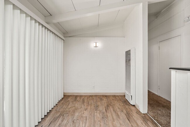 Building Photo - Charming 3 Bedroom 1 Bath Family Home