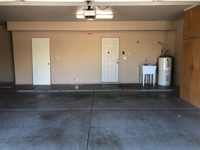 Building Photo - 16226 S 37th Way