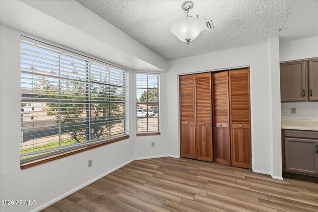 Building Photo - 1055 N Recker Rd